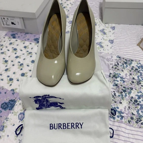 Burberry Classic Sage Green Heels